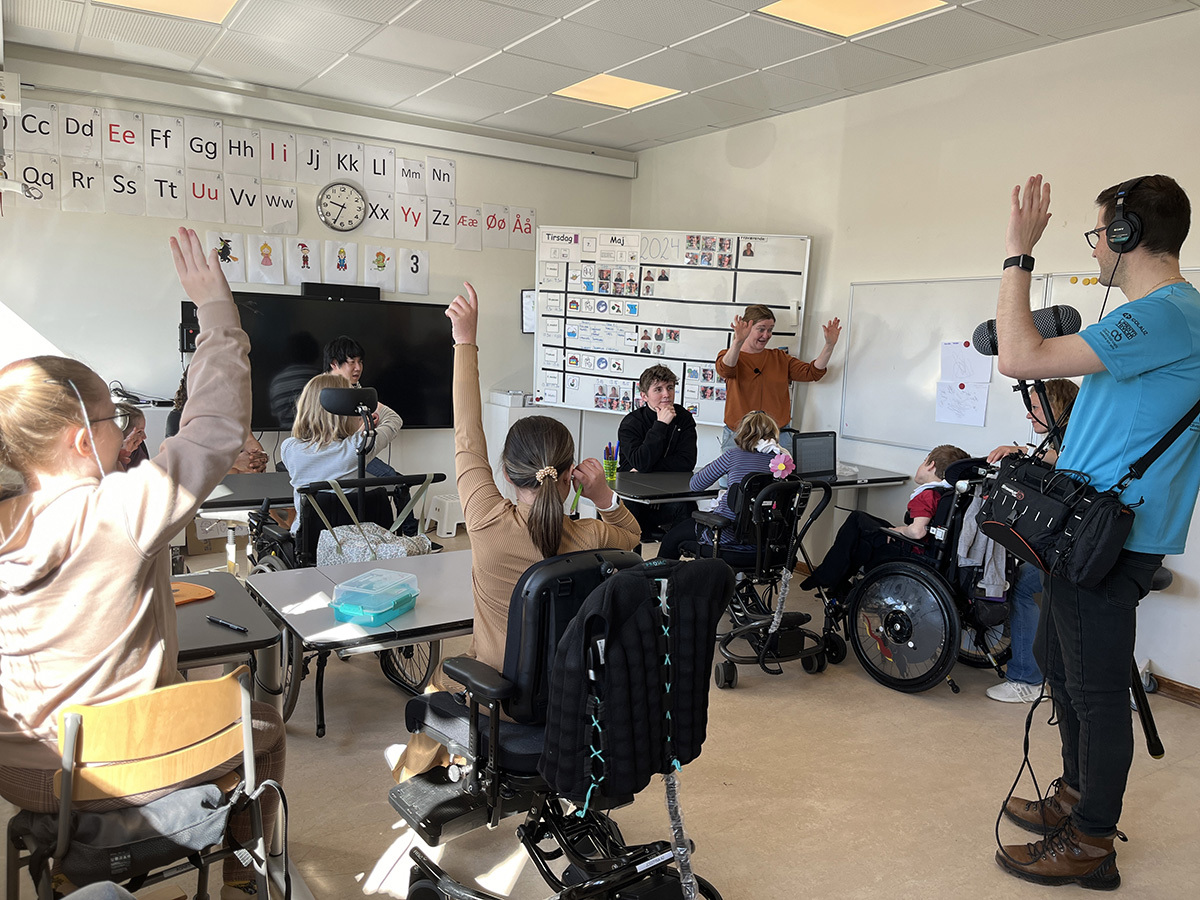 En specialklasse midt i en podcast optagelse
